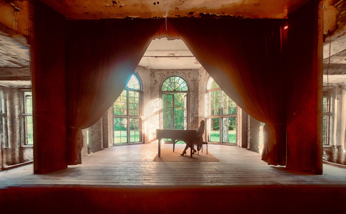 Collection 22 photo by Ron Hollender