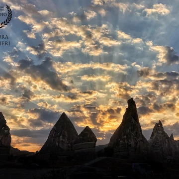 Cappadocia, Turkey<br />
The sun rises slowly and beautifully behind the Fairy  Chimney in Cappadocia.<br />
<br />
Cappadocia, Turchia<br />
Il sole sorge lento e bellissimo dietro i Cammini delle Fate in Cappadocia.