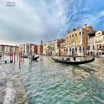 The Grand Canal is the main waterway of Venice, It is built on a group of 118 small islands that are separated by canals and linked by over 400 bridges.
