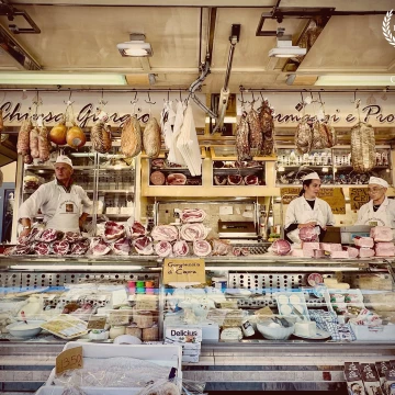 The best kind of food shopping at a small town in Tuscany open market… A 70s vibe .