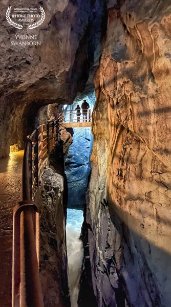 These are the Trümmelbach waterfalls in Switzerland. In the caves from the top to the bottom there are 10 great waterfalls.