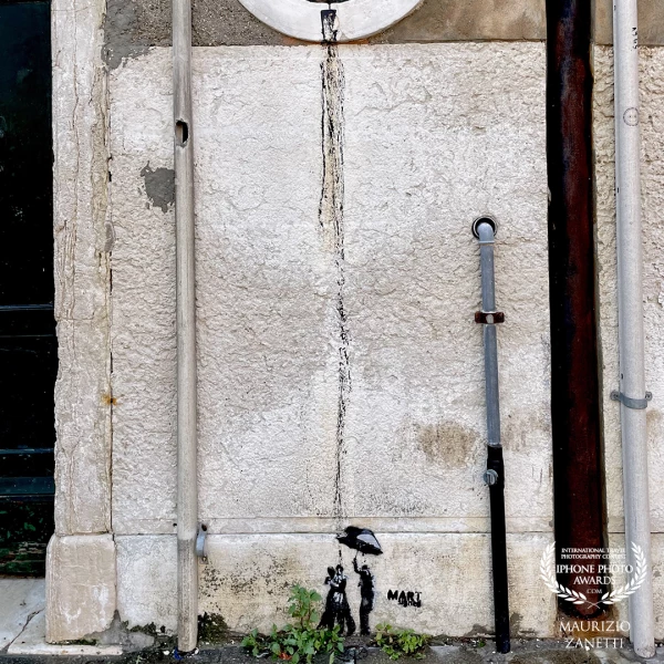 The beauty of small things: a very small mural along a Venetian street.