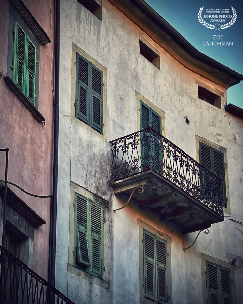 Tuscany countryside is full of buildings with expressions.