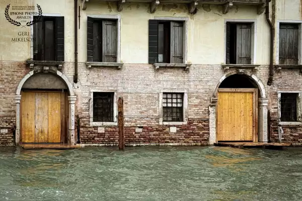 Yellow doors, Venice.