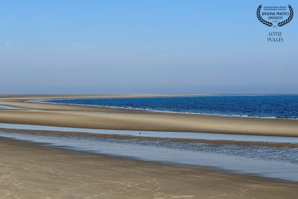The best glimmer there is… an empty beach.
