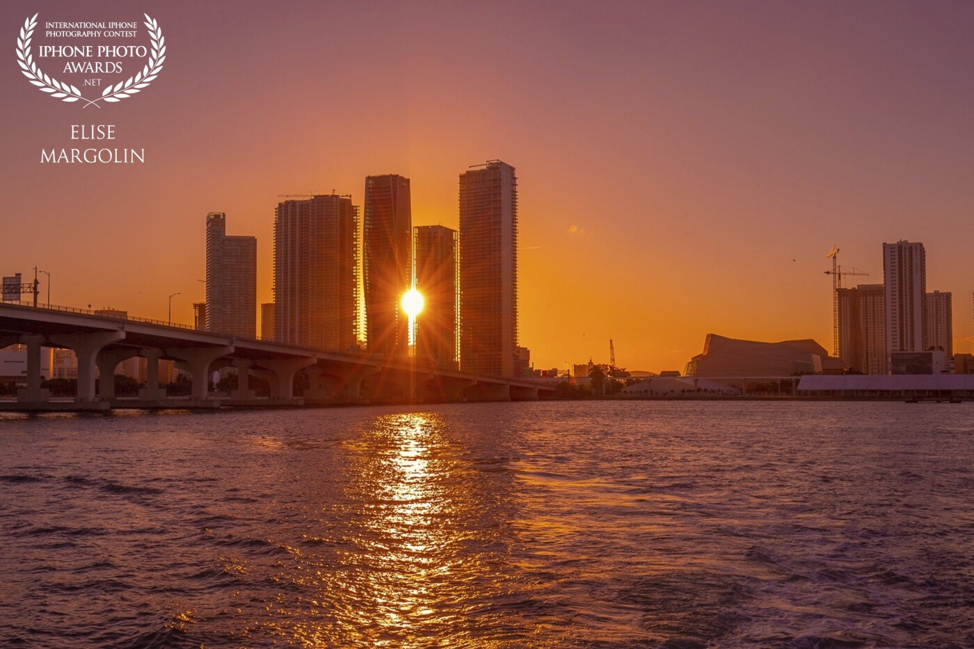 The Miami skyline, another one of my favorite cityscapes. Even better when captured at during Golden Hour. Miami brings both favorites to life. The serenity of beach and ocean life, as well as a gorgeous city backdrop. Two beauties in one!
