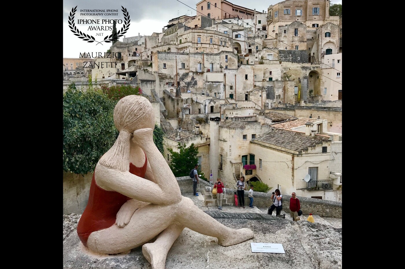 Matera and its "SASSI" in itself is an incredible, magical city. If among old houses, caves, churches, you will find a splendid art exhibition that makes its setting in the SASSI, you can easily get to the wonder. With the iPhone always in your pocket taking a picture is a must.