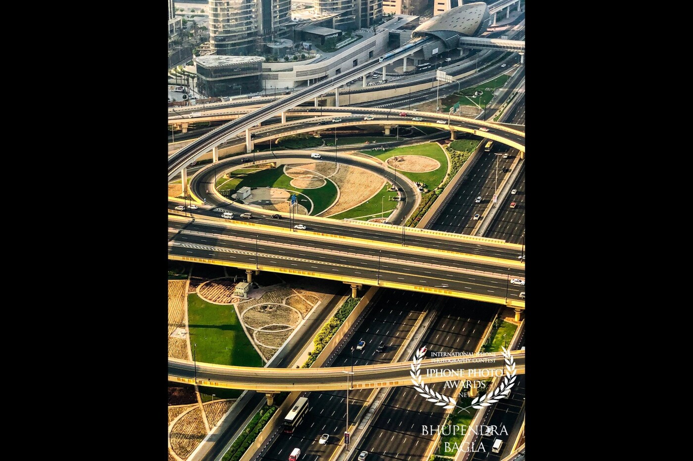 This was shot just before the sunset from top of a rooftop in Dubai. The architecture of road at Sheikh Zayed Road looked fascinating as always and I am glad I got a good capture. 