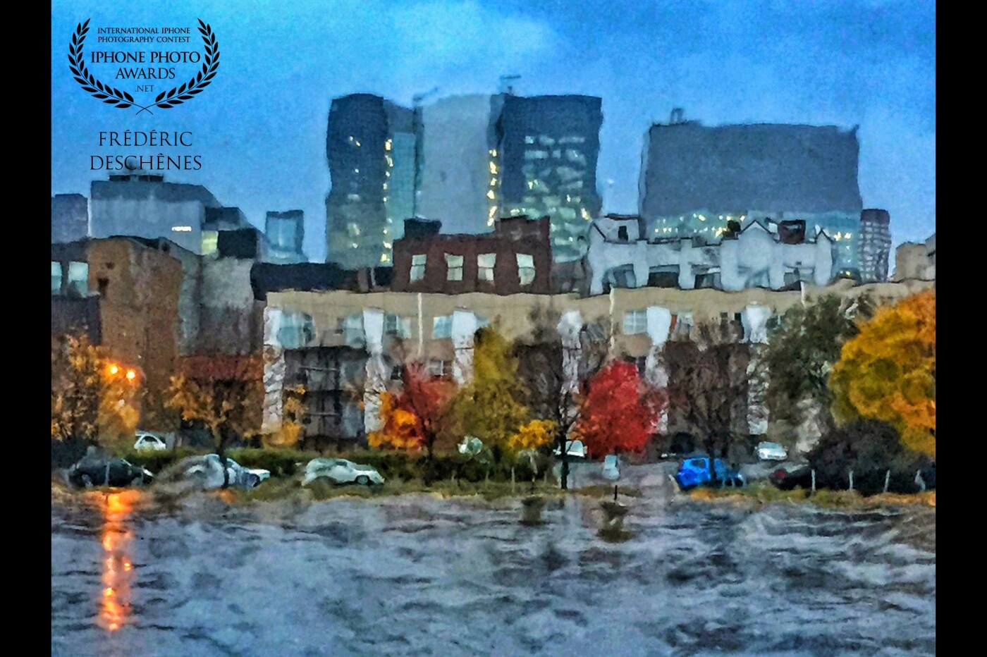 Fall in Montreal can be beautiful! On occasion, the rain allows to escape in another world. During these rainy days, getting out of comfort makes it possible to make beautiful discoveries.