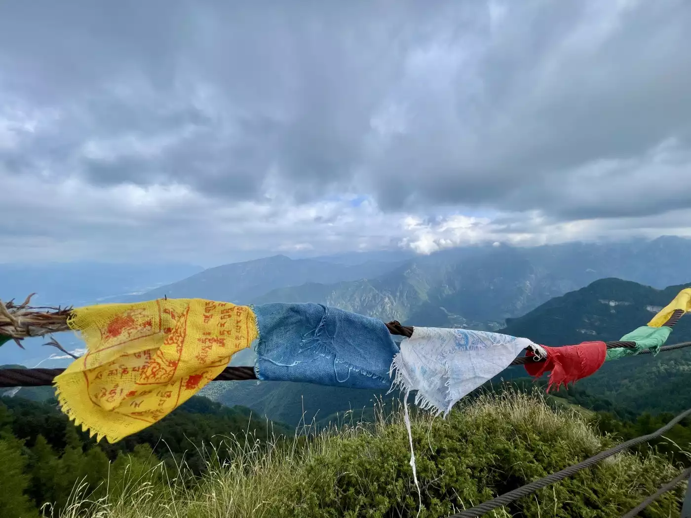 To find the 'Tibetan flags' you don't have to go to Tibet... even on the Lessinia plateau near Veron...
