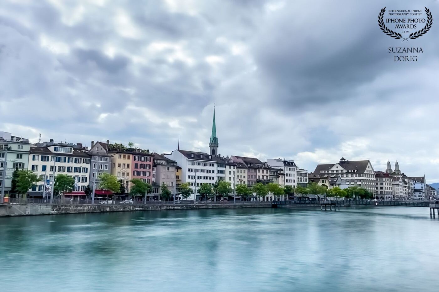 Even on a cloudy day the city of Zurich is beautiful. In this image the river Limmat is shown. It’s even possible to do a little sightseeing tour by boat. This tour, by the way, is still on bucket list 😉