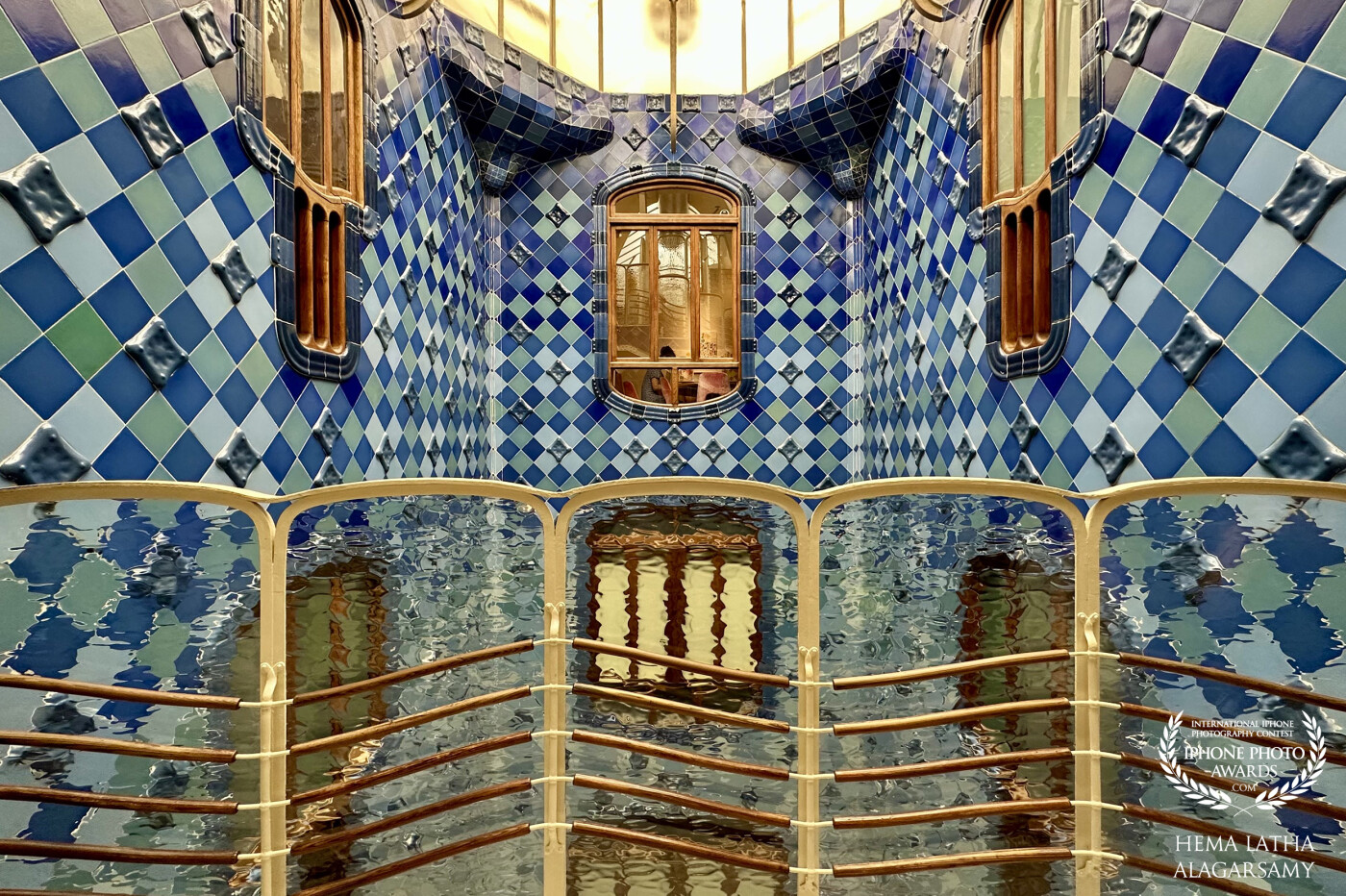 📍Casa Batlló<br />
- Casa Batlló was a family residence and we stepped into the creative brains of Antoni Gaudí. Such a genius architect from the 19th century! We were mind blown.