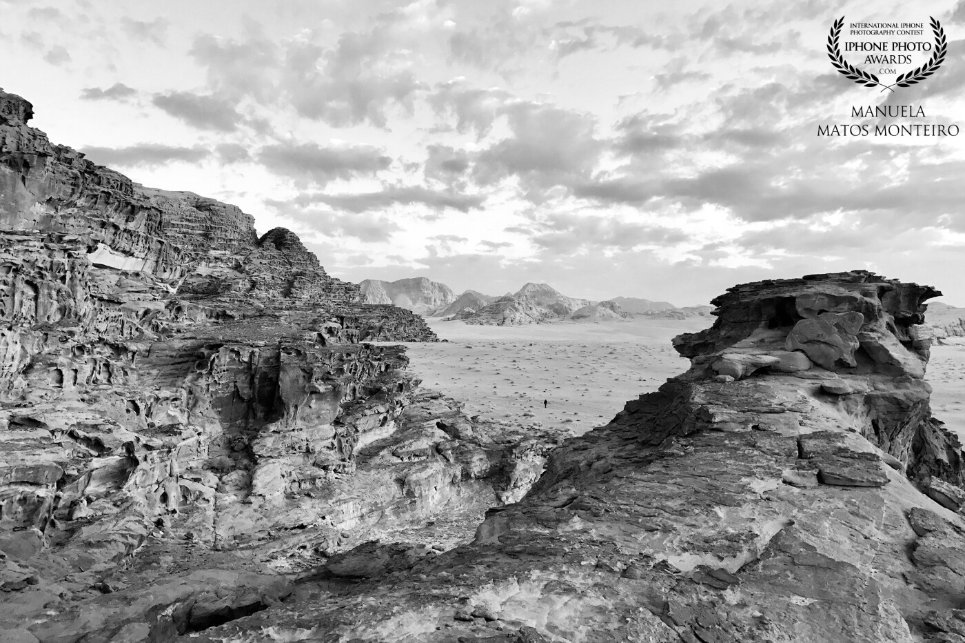 Wadi Rum desert | Jordan<br />
The softness of the clouds, the hardness of the stone | 03