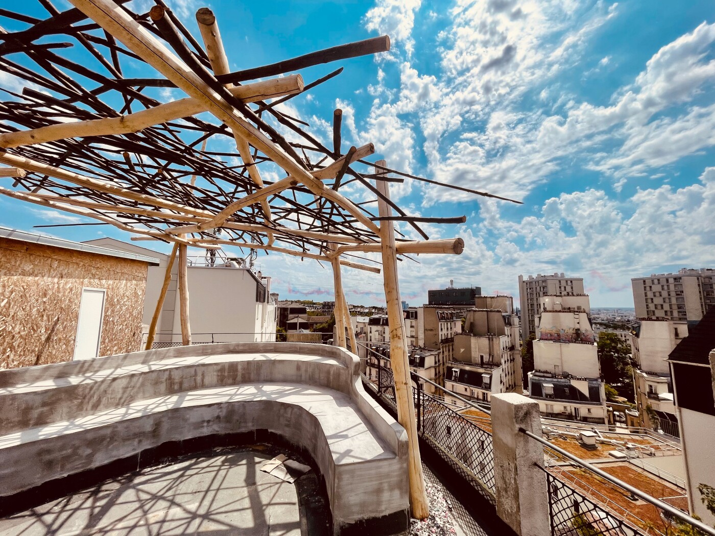 Rooftop of « La Bellevilloise » in Paris.
Which is a huge place for concert or exhibition or any év...
