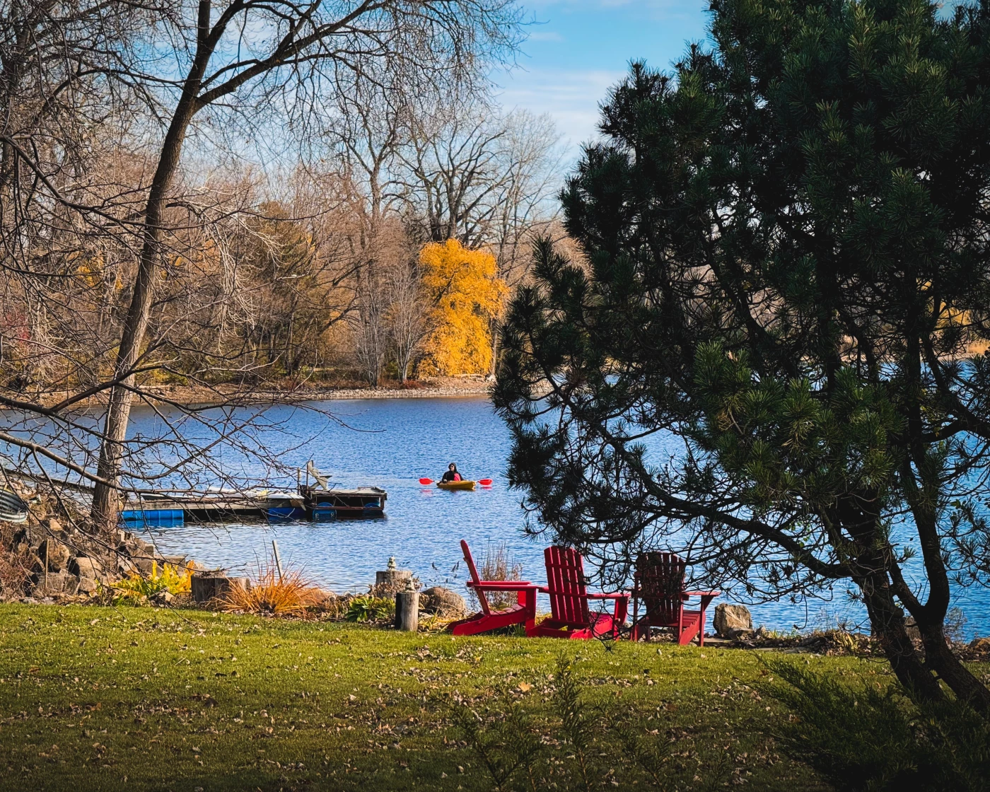 Gracing the Ottawa River on a quiet Sunday morning, what better way to spend these last fall days…