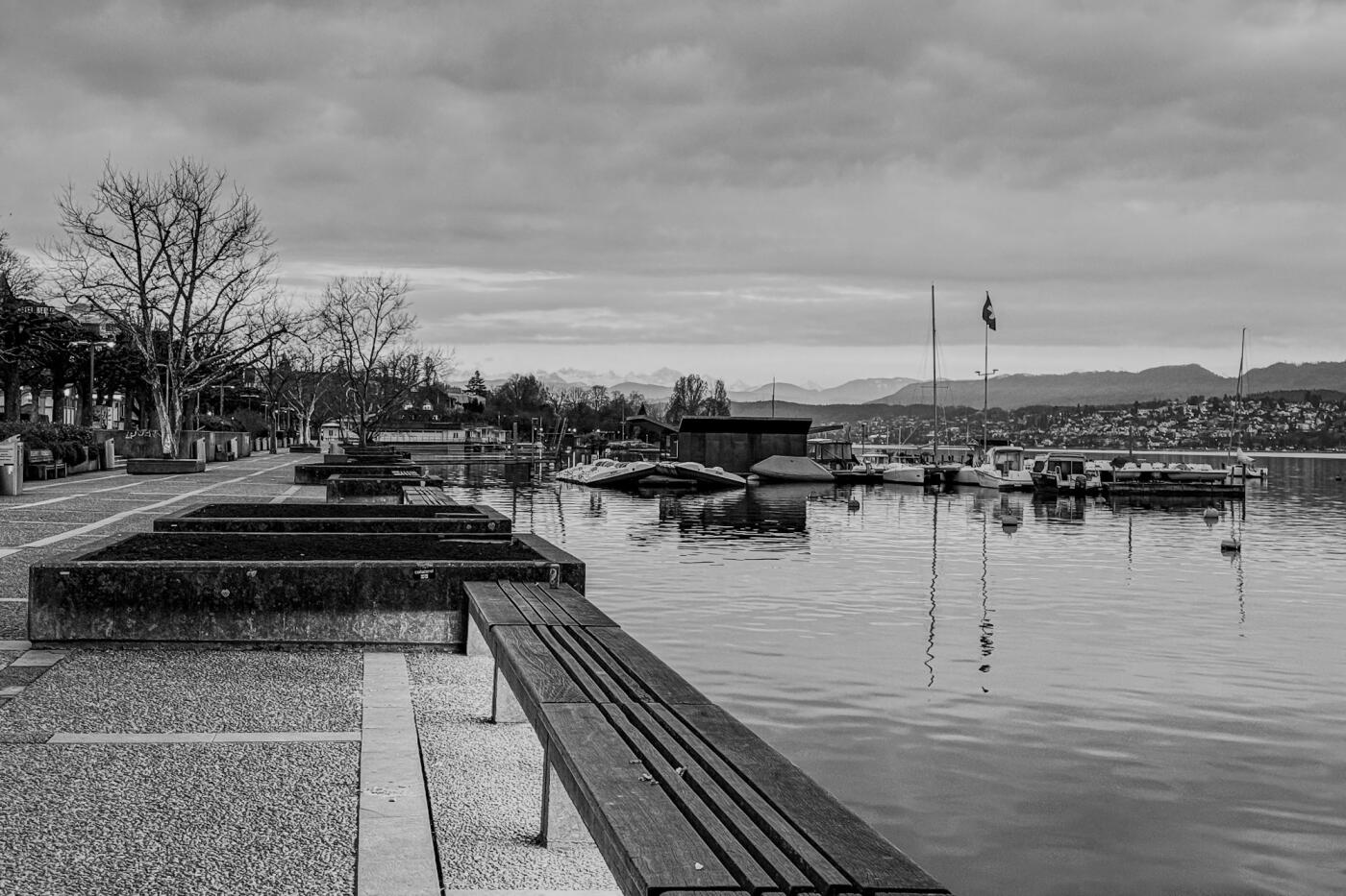 Zurich, one day very early in the morning. Just very few people were doing their jogging exercises....
