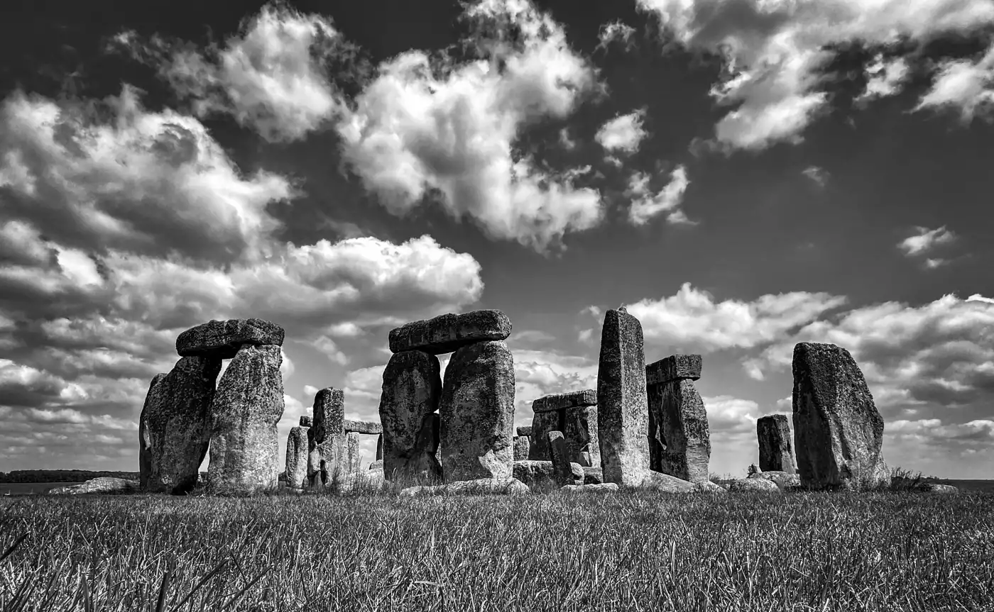 La visita al precioso enclave del monumento megalítico de Stonehenge en Salisbury, no deja indiferen...
